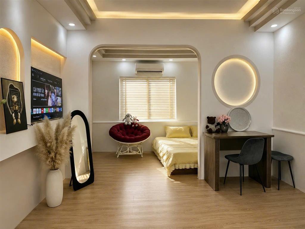 Căn hộ 1 phòng ngủ tách bếp ngay vòng xoay nguyễn kiệm gần đh gdu qua sân bay quận phú nhuận, bt