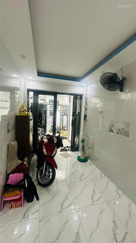 Duy tân  p15 trung tâm phú nhuận 25m2 2tầng  2pn  sát hxh  4.5 tỷ (tl)