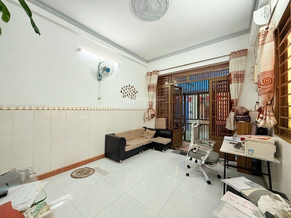 Lê hoàng phái  gò vấp
37m2  2 tầng + sân thượng full nội thất 5.6tỷ (tl)