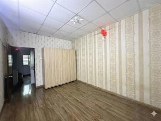 Giáp khu ẩm thực phan xích long  3 tầng 2 pn, dt công nhận đủ 30m2 giá chỉ 4.x tỷ