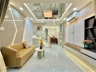 Hoa sứ  phú nhuận  3 tầng  sát mặt tiền  3pn  chỉ 5.x tỷ