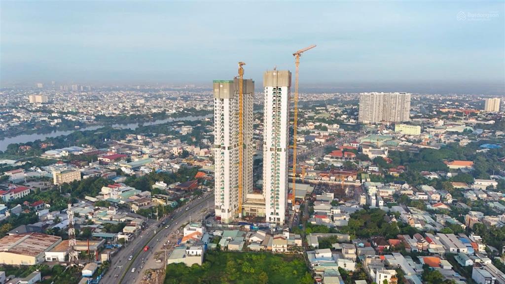 Căn góc a09 2pn2wc view lm81, sông sg, vĩnh bình tại the emerald 68  4tỷ050 (vat và bao pcn)