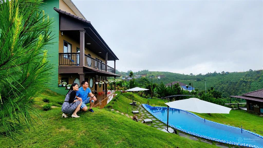 8,5 tỷ trọn gói 891m2 đất + homestay 9 phòng đang hoạt động + hồ bơi tại bảo lâm, lâm đồng