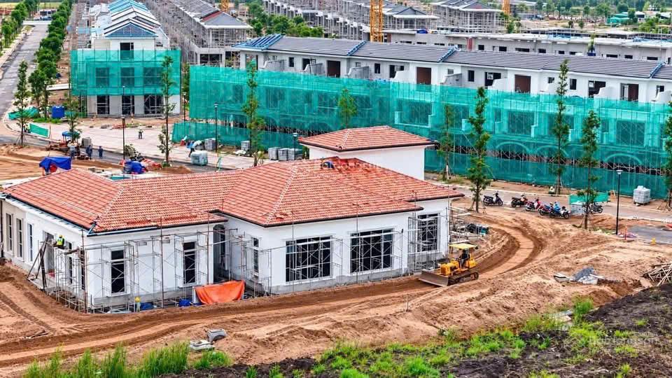 Izumi canaria  biệt thự song lập đối diện clubhouse