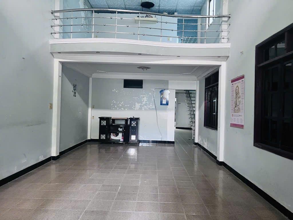 Bán Gấp nhà mặt tiền 2 Tầng Đường Xuân Thiều - Gần Biển Nguyễn Tất Thành - Giá chỉ nhỉnh