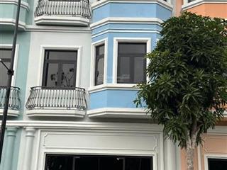 Bán cắt lỗ sâu để trả ngân hàng shop vin Phú Quốc, 12.5 tỷ, 128.7m2, mặt đường to trung