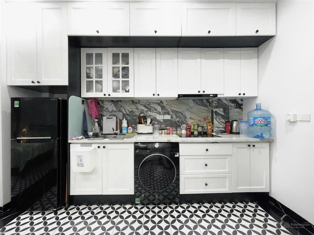 Bán toà nhà căn hộ dịch cụ tai Thuỵ khuê