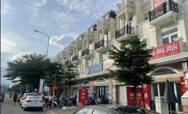 Chính chủ cho thuê mặt bằng Dĩ An, mặt tiền đường 25m, 3 tầng 245 m2, 22 triệu/tháng