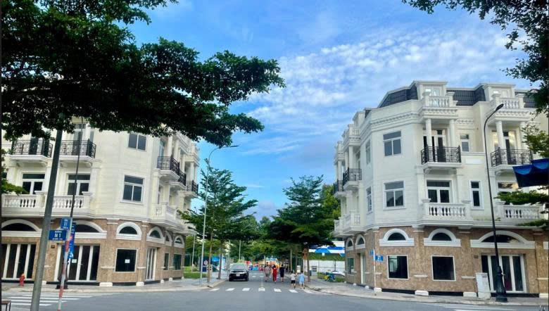 Chính chủ cho thuê mặt bằng Dĩ An, mặt tiền đường 25m, 3 tầng 245 m2, 22 triệu/tháng