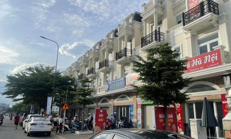 Cho thuê mặt bằng Dĩ An, mặt tiền đường 25m, 3 tầng 245 m2, 16.5 triệu/tháng