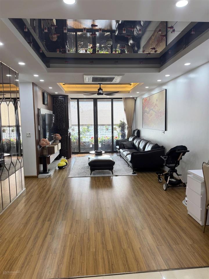 Căn góc 130m² Đông Nam - Nam cửa chính Tây Bắc.