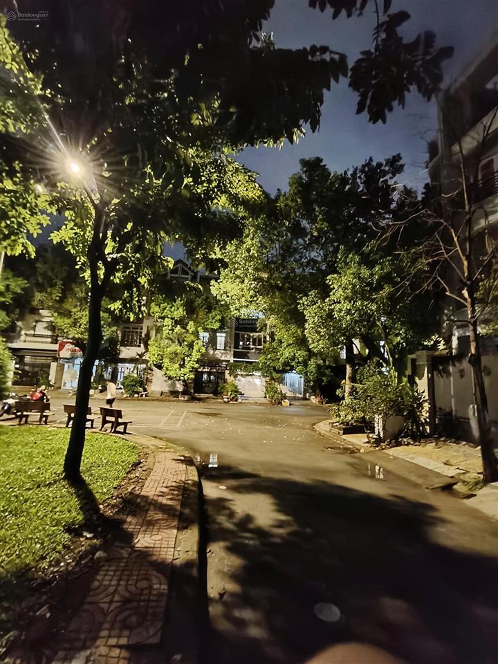 Bán nhà mới xây 100% - KDC Tân Quy Đông - 76m2 4 tầng thang máy - Nội thất bạc tỷ