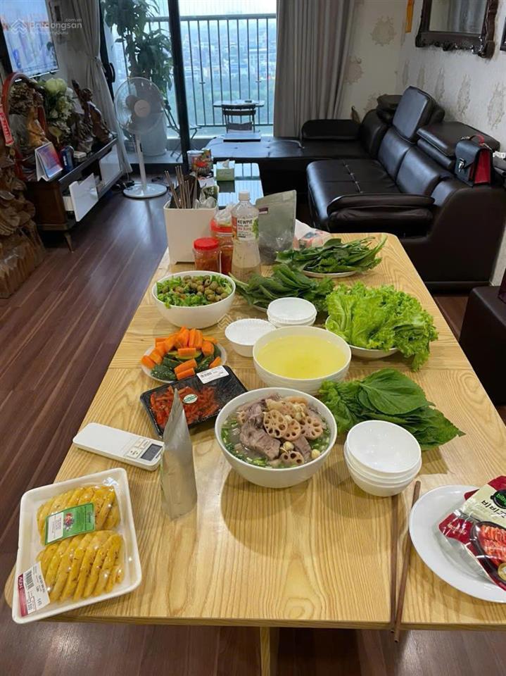 Căn chung cư cao cấp, vị trí trung tâm, ban công view hồ nước, khu dân cư văn minh