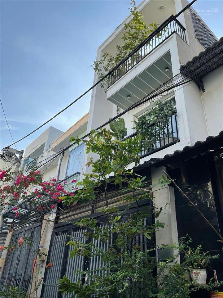 Nguyễn thị tú chủ lixì 200trieu chỉ còn 4,x tỷ 3 tầng 64m2(4x16) 4pn gần lê trọng tấn