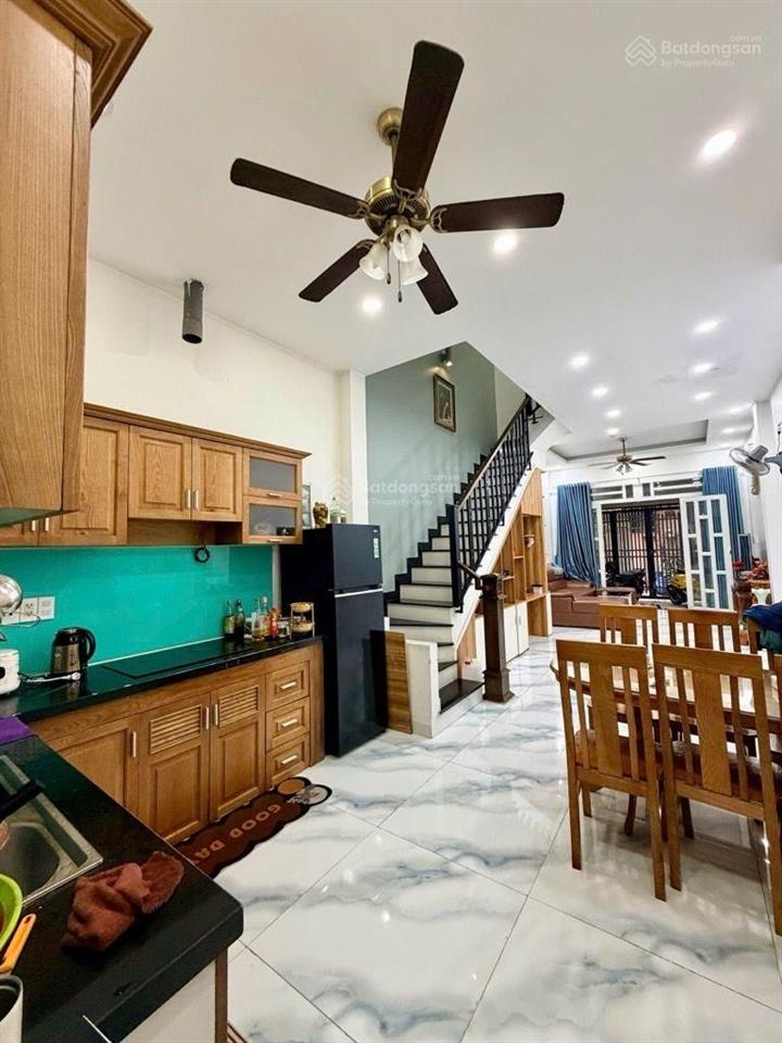 Nguyễn thị tú chủ lixì 200trieu chỉ còn 4,x tỷ 3 tầng 64m2(4x16) 4pn gần lê trọng tấn