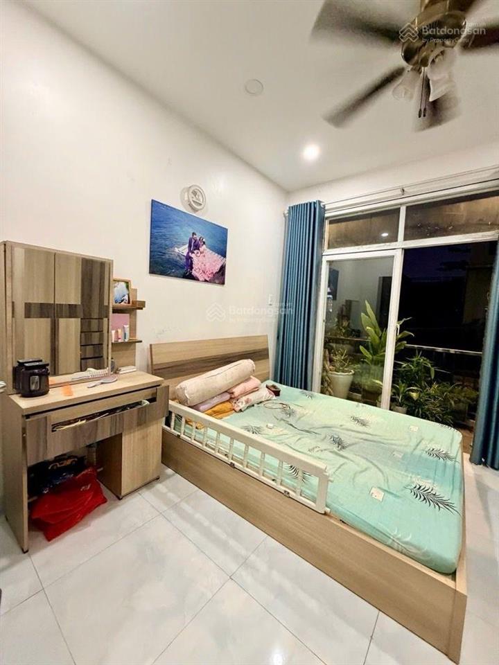 Nguyễn thị tú chủ lixì 200trieu chỉ còn 4,x tỷ 3 tầng 64m2(4x16) 4pn gần lê trọng tấn