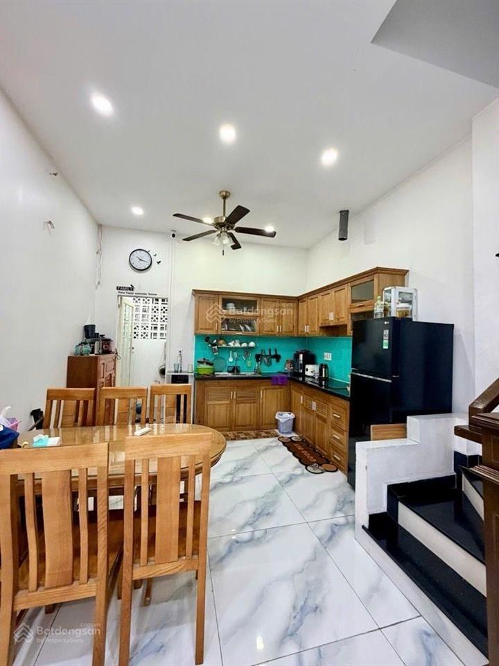 Nguyễn thị tú chủ lixì 200trieu chỉ còn 4,x tỷ 3 tầng 64m2(4x16) 4pn gần lê trọng tấn