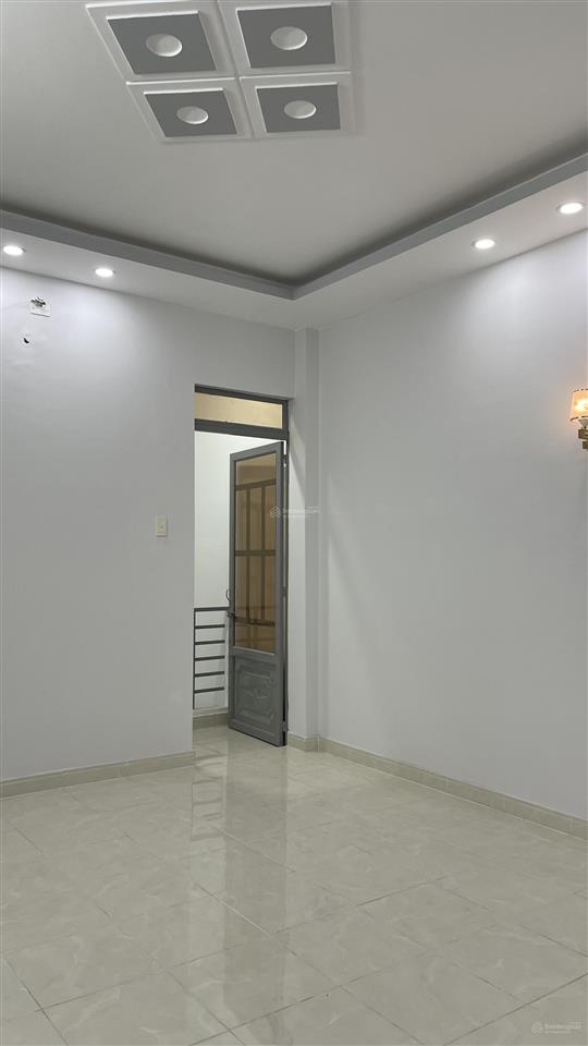 Mặt tiền kinh doanh 80m2(4 x 20) 4 tầng chỉ 5,x tỷ gần trường kim đồng cách ql1a 100m