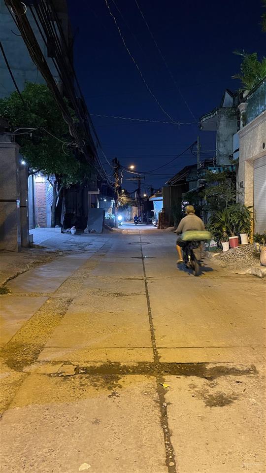 Mặt tiền kinh doanh 80m2(4 x 20) 4 tầng chỉ 5,x tỷ gần trường kim đồng cách ql1a 100m