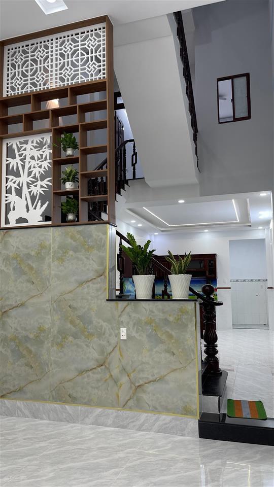 Mặt tiền kinh doanh 80m2(4 x 20) 4 tầng chỉ 5,x tỷ gần trường kim đồng cách ql1a 100m