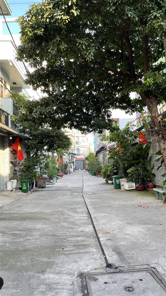 Chủ gấp giảm hơn 1 tỷ chỉ còn 6 tỷ 4 tầng hương lộ 2 đường 8m khu bàn cờ gần 4 xã