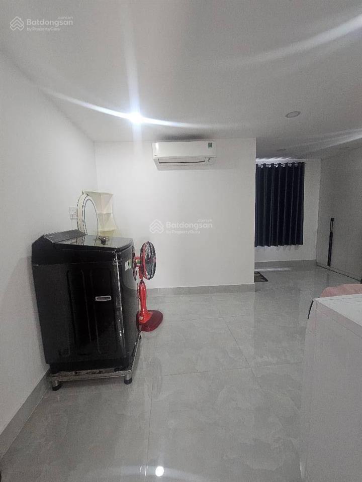 Chủ cần tiền bán 3 tầng 70m2 chỉ nhỉnh 5 tỷ hxh 8m khu đồng bộ gần trường tiểu học