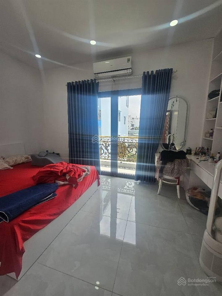Chủ cần tiền bán 3 tầng 70m2 chỉ nhỉnh 5 tỷ hxh 8m khu đồng bộ gần trường tiểu học