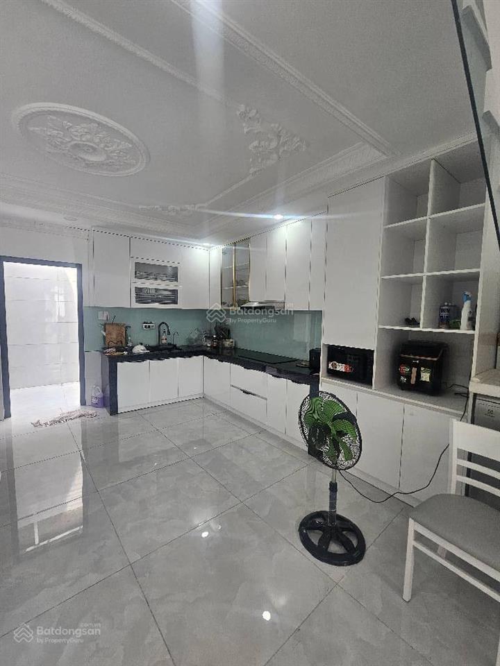 Chủ cần tiền bán 3 tầng 70m2 chỉ nhỉnh 5 tỷ hxh 8m khu đồng bộ gần trường tiểu học