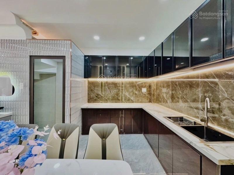 Bán nhà 3 tầng ở ngay, hxh đường võ văn ngân, linh chiểu, thủ đức, dt 47m2 (3.9x11.7), giá 5 tỷ