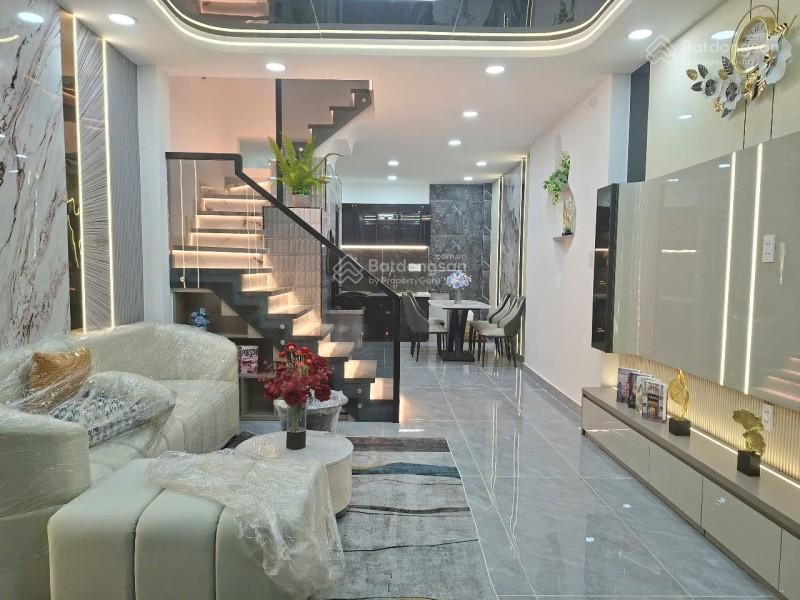 Bán nhà 3 tầng ở ngay, hxh đường võ văn ngân, linh chiểu, thủ đức, dt 47m2 (3.9x11.7), giá 5 tỷ