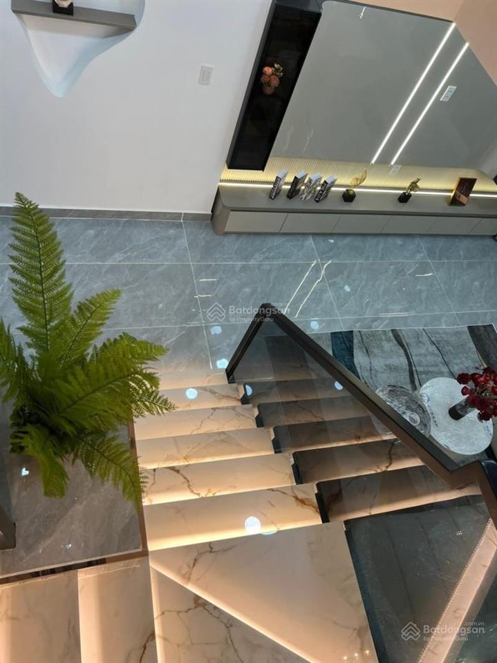 Bán nhà 3 tầng ở ngay, hxh đường võ văn ngân, linh chiểu, thủ đức, dt 47m2 (3.9x11.7), giá 5 tỷ