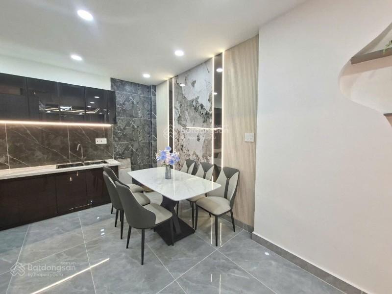 Bán nhà 3 tầng ở ngay, hxh đường võ văn ngân, linh chiểu, thủ đức, dt 47m2 (3.9x11.7), giá 5 tỷ