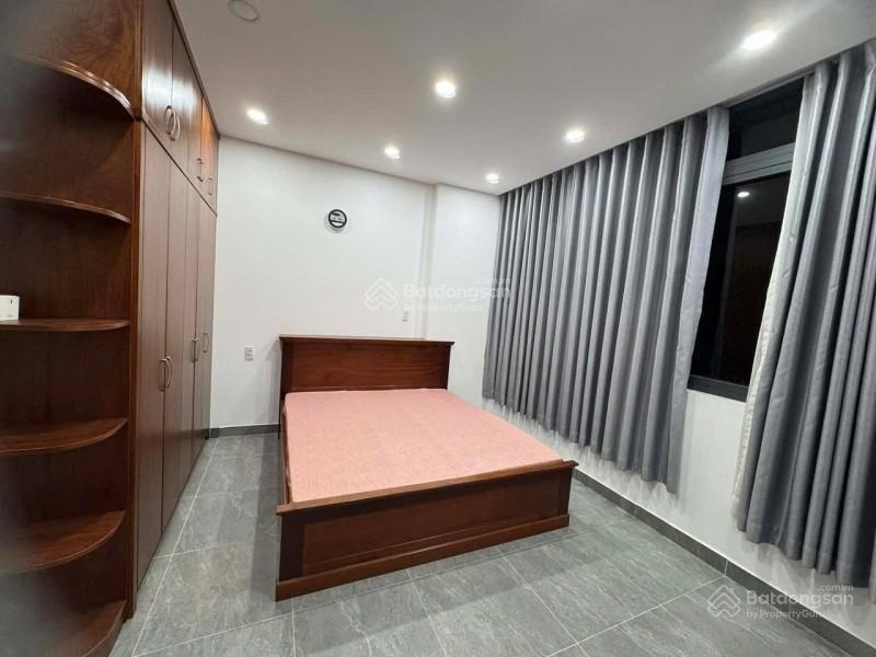 Bán nhà 3 tầng  ở ngay  đường gò cát, phường phú hữu, quận 9. dt 56m² (5m x 11m)  5 tỷ