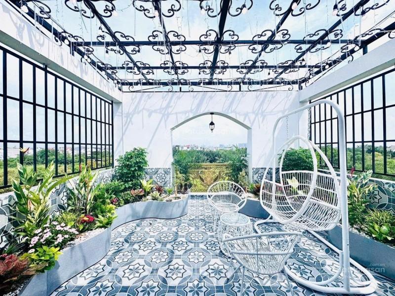 Bán nhà 4 tầng, đường bưng ông thoàn, phường phú hữu, quận 9, dt 92m2 (5m x 18m)  chỉ 8 tỷ