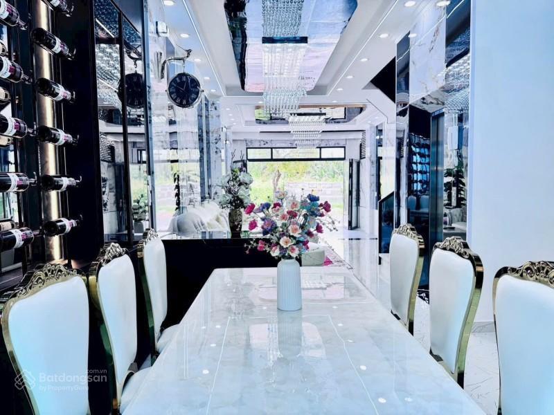 Bán nhà 4 tầng, đường bưng ông thoàn, phường phú hữu, quận 9, dt 92m2 (5m x 18m)  chỉ 8 tỷ