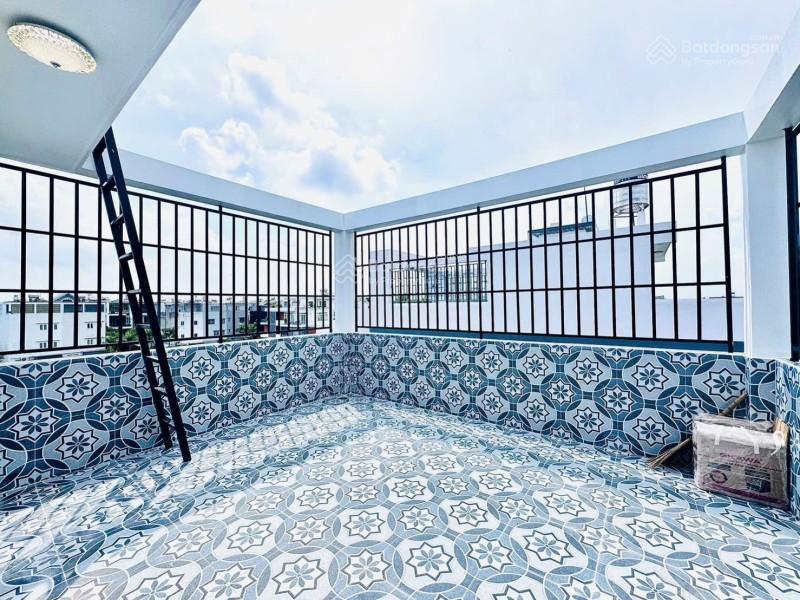 Bán nhà 4 tầng, đường bưng ông thoàn, phường phú hữu, quận 9, dt 92m2 (5m x 18m)  chỉ 8 tỷ