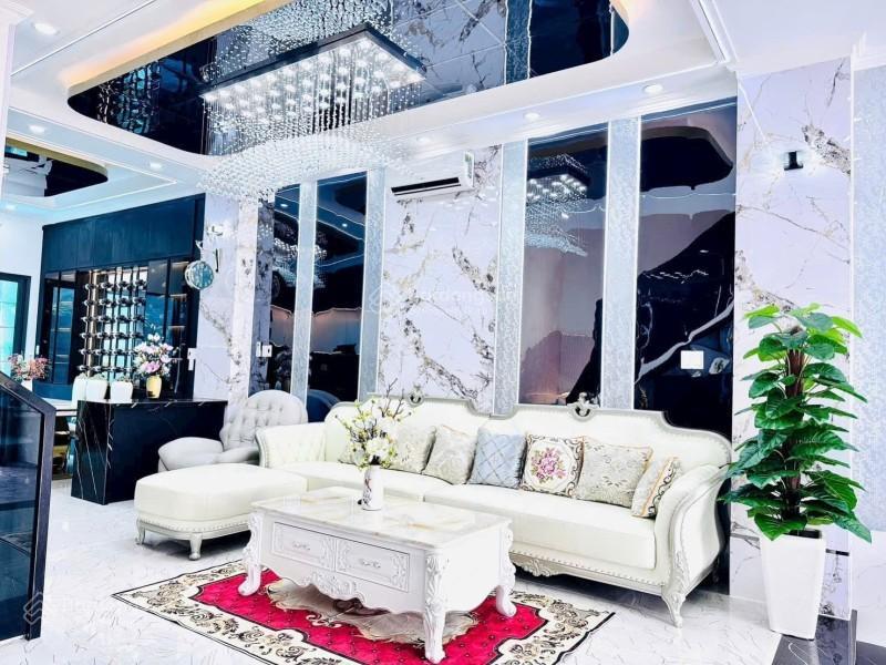 Bán nhà 4 tầng, đường bưng ông thoàn, phường phú hữu, quận 9, dt 92m2 (5m x 18m)  chỉ 8 tỷ