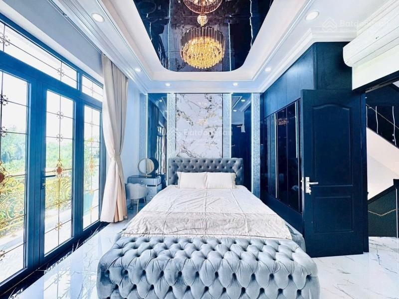 Bán nhà 4 tầng, đường bưng ông thoàn, phường phú hữu, quận 9, dt 92m2 (5m x 18m)  chỉ 8 tỷ