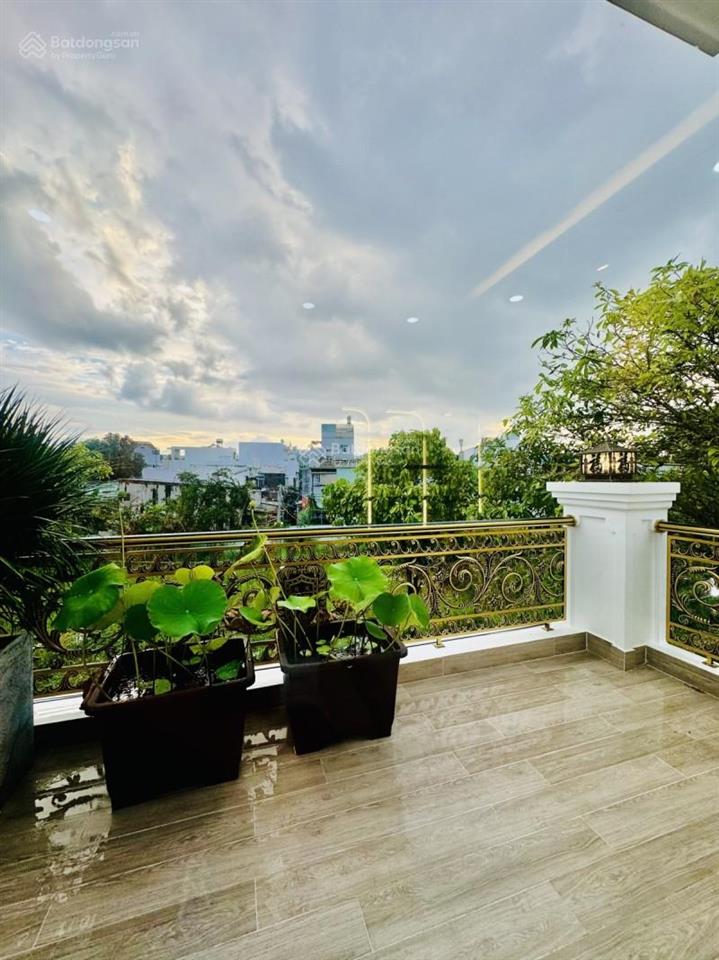 Bán nhà 4 tầng, đường bưng ông thoàn, phường phú hữu, quận 9, dt 82m2 (5m x 16m)  chỉ 7.2 tỷ