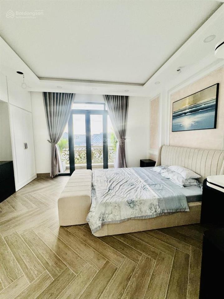 Bán nhà 4 tầng, đường bưng ông thoàn, phường phú hữu, quận 9, dt 82m2 (5m x 16m)  chỉ 7.2 tỷ
