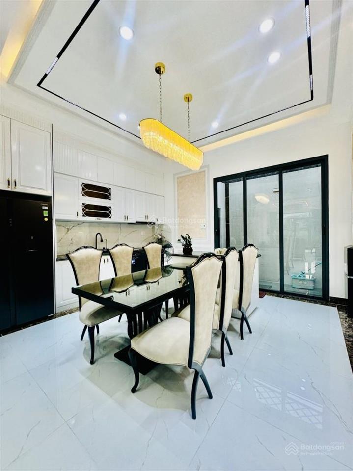 Bán nhà 4 tầng, đường bưng ông thoàn, phường phú hữu, quận 9, dt 82m2 (5m x 16m)  chỉ 7.2 tỷ