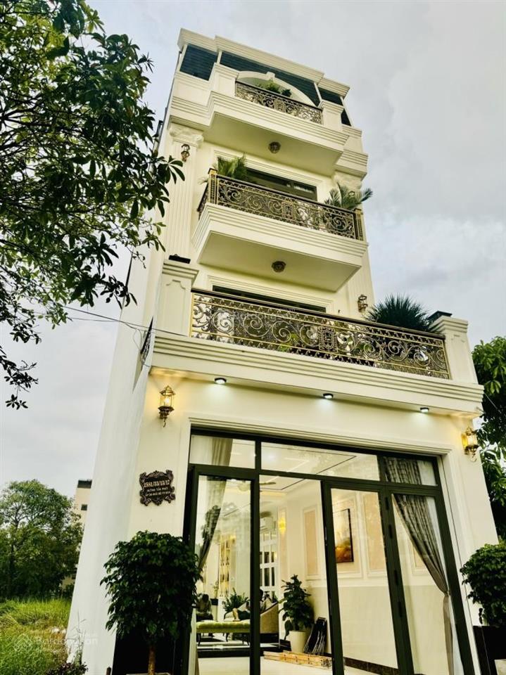 Bán nhà 4 tầng, đường bưng ông thoàn, phường phú hữu, quận 9, dt 82m2 (5m x 16m)  chỉ 7.2 tỷ