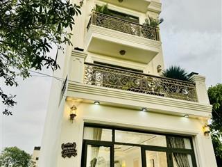 Bán nhà 4 tầng, đường bưng ông thoàn, phường phú hữu, quận 9, dt 82m2 (5m x 16m)  chỉ 7.2 tỷ