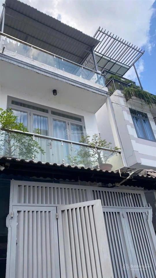 Bán nhà 3 tầng, đường bưng ông thoàn, phường phú hữu, quận 9, dt 72m2 (6m x 12m)  chỉ 6.3 tỷ