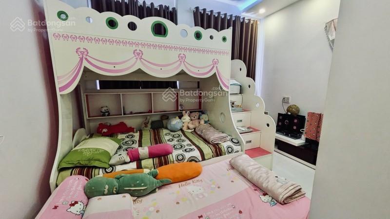 Bán nhà 3 tầng, đường bưng ông thoàn, phường phú hữu, quận 9, dt 72m2 (6m x 12m)  chỉ 6.3 tỷ