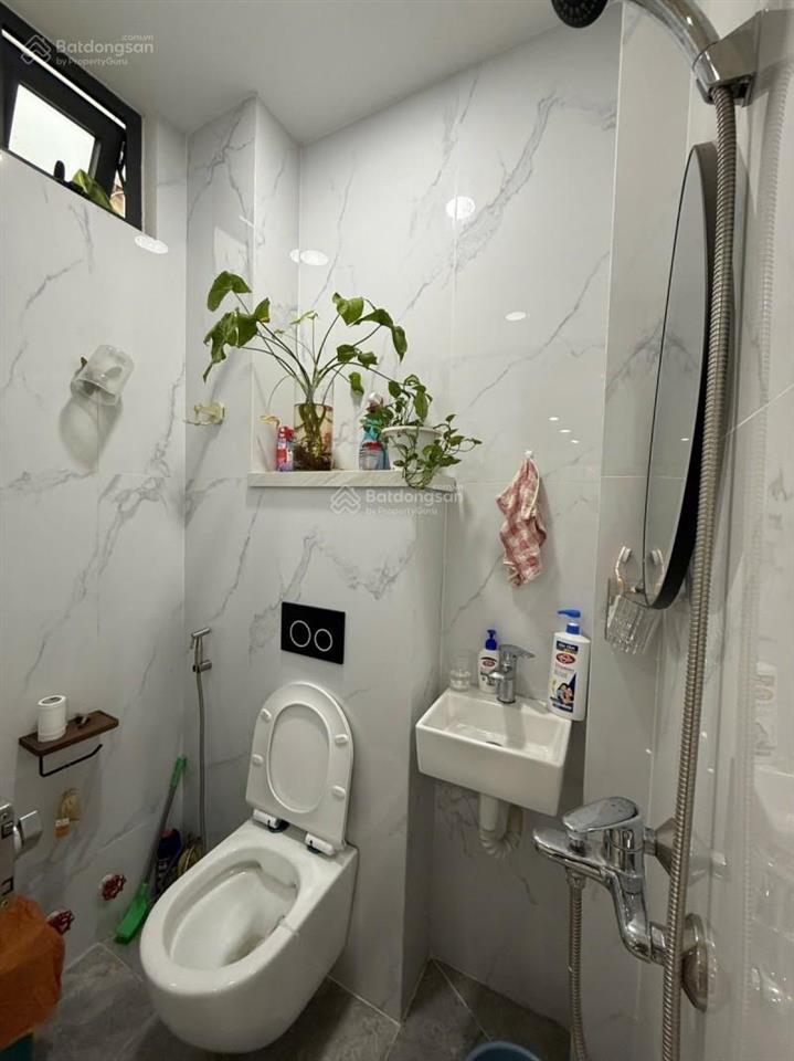 Bán nhà 3 tầng, đường bưng ông thoàn, phường phú hữu, quận 9, dt 64m2 (4.5m x 14m)  chỉ 5.5 tỷ