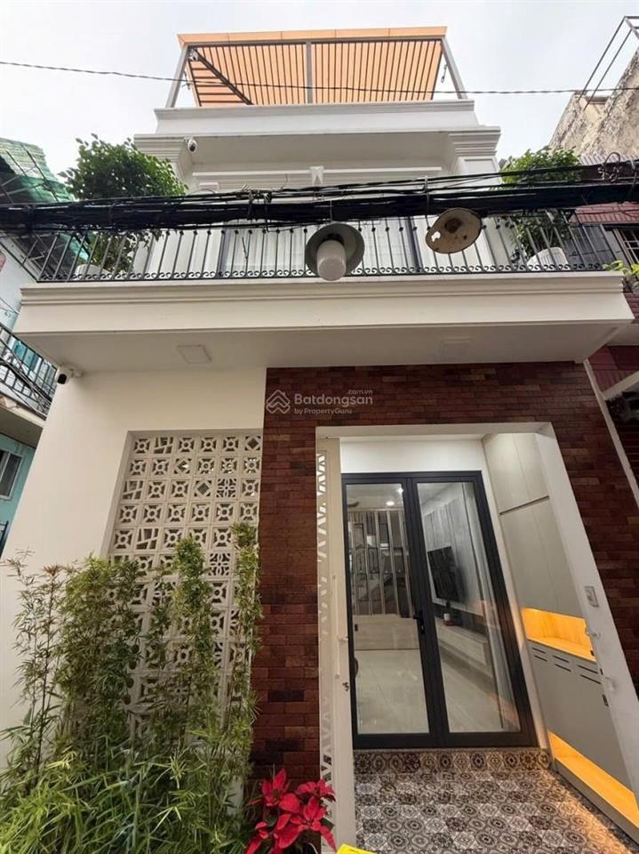 Bán nhà 3 tầng, đường bưng ông thoàn, phường phú hữu, quận 9, dt 64m2 (4.5m x 14m)  chỉ 5.5 tỷ