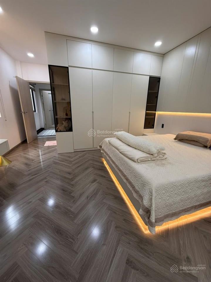 Bán nhà 3 tầng, đường bưng ông thoàn, phường phú hữu, quận 9, dt 64m2 (4.5m x 14m)  chỉ 5.5 tỷ