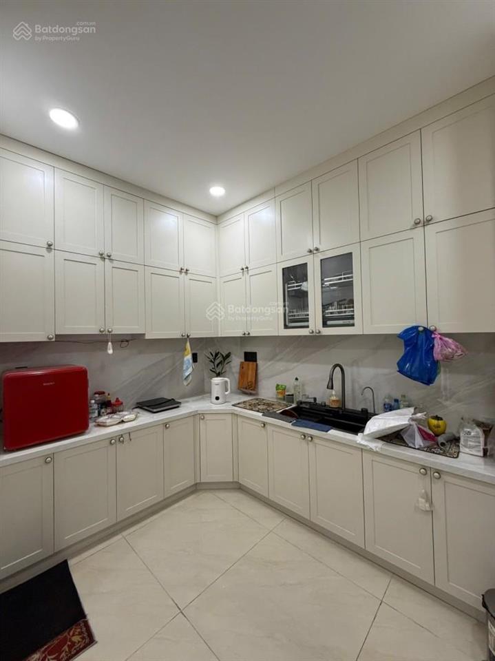 Bán nhà 3 tầng, đường bưng ông thoàn, phường phú hữu, quận 9, dt 64m2 (4.5m x 14m)  chỉ 5.5 tỷ