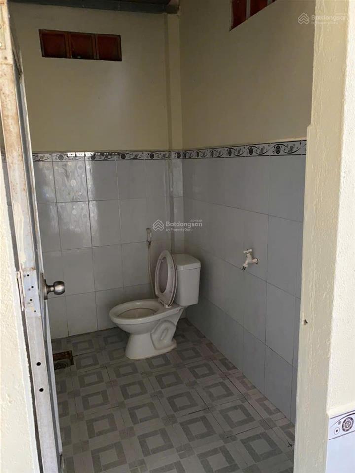Bán nhà cấp 4 sổ chung, diện tích 4x16m, giá bán 3 tỉ